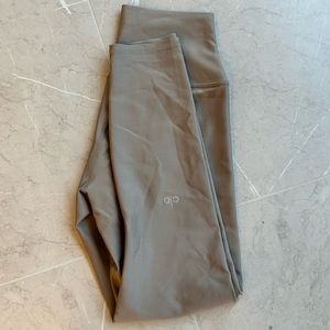 ALO Yoga Airlift Leggings 7/8 Gravel ⭐️🌟